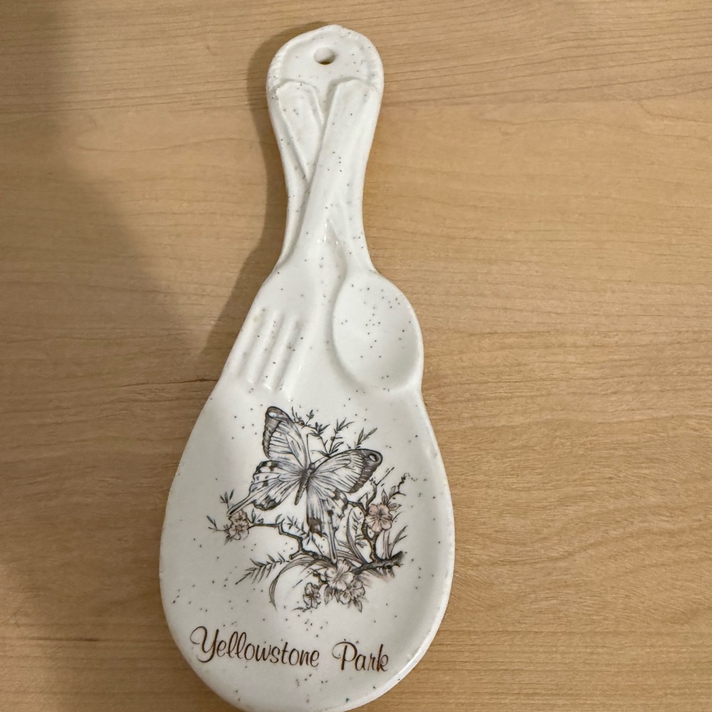 Unk White Cooking Utensil Spoon Rest with Botanical Design